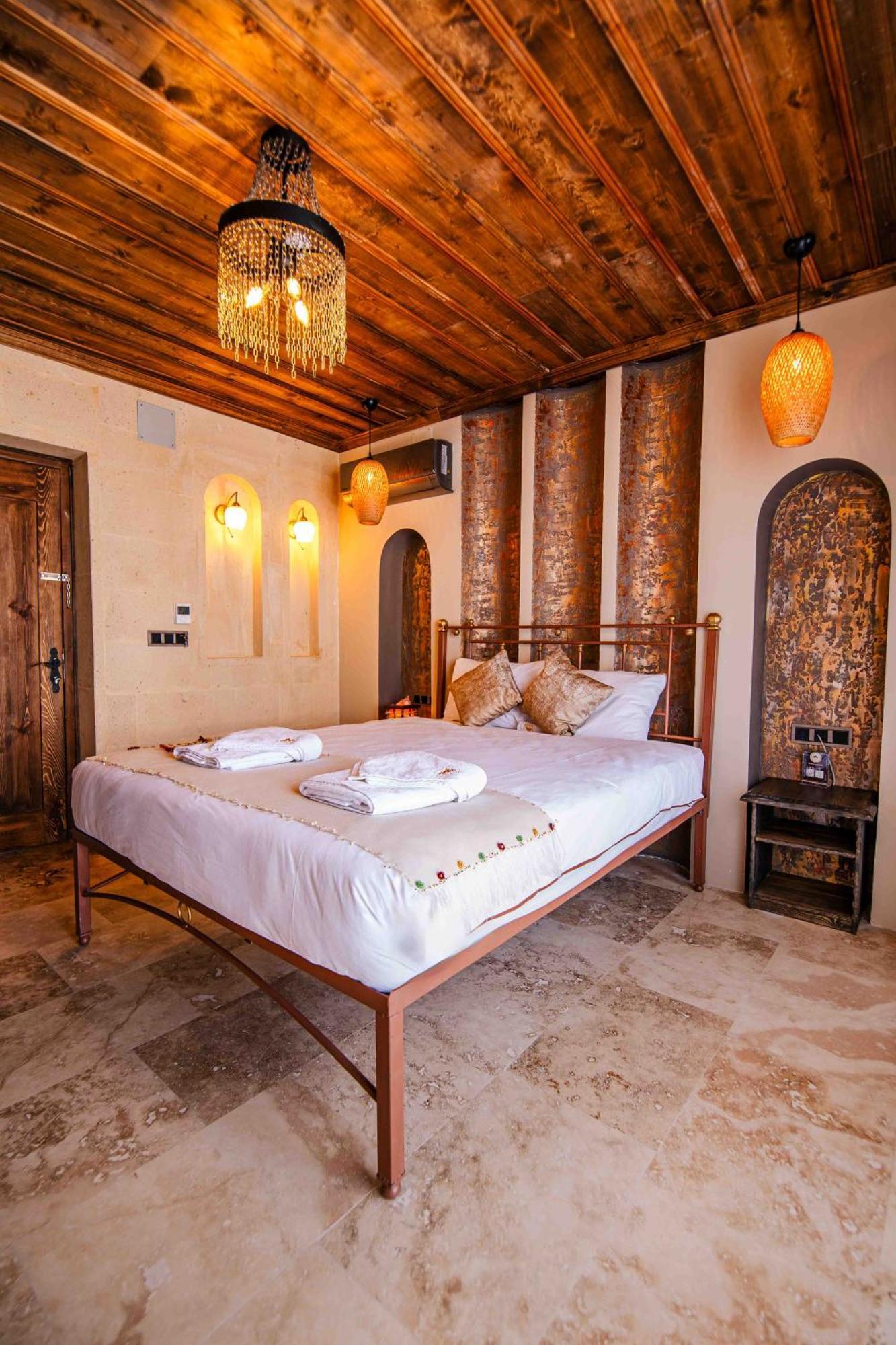 Готель Alika Castle House Учгісар Екстер'єр фото